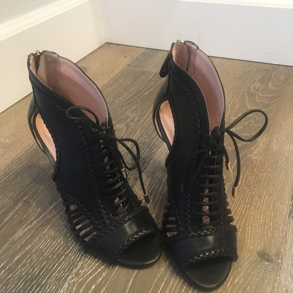 Shoes - Picture 4 of 5